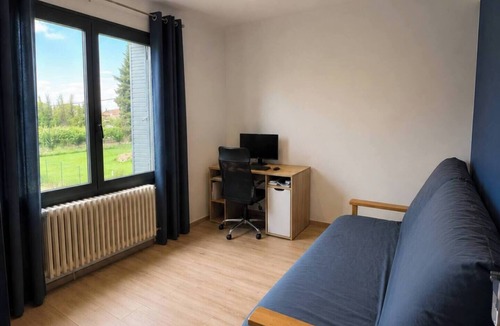 Boulbon House | Family home with a view of the castle