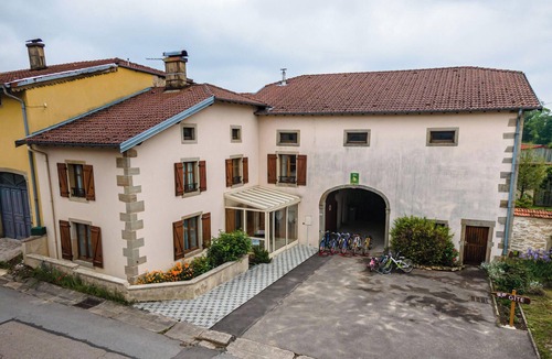 Esley Cottage | Family home with fireplace, garden, and WiFi in Esley, Vosges