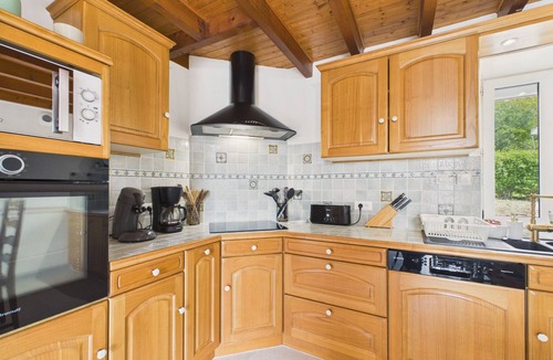 Kerlouet House | Family home with large garden in a quiet area