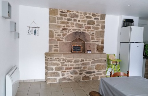 Plorec-sur-Arguenon House | Family house and renovated old bakehouse