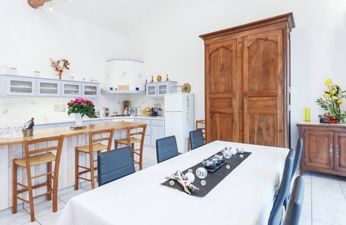 Saint-Medard House | Family Stay in Scenic Cazals
