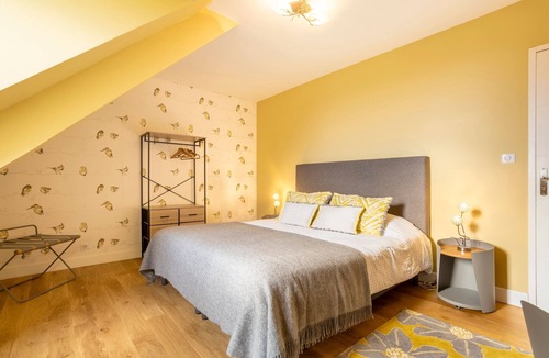 Concarneau Bed & Breakfast | Family Suite "Madame De Maintenon" with Shared Terrace, Garden, and Wi-Fi