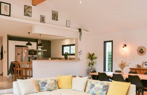 Saubion House | Family villa~10min from the ocean~heated pool