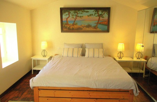 Uzes House | Farmhouse in Uzès: 7 bedrooms, 17 beds, 12X8m pool, 4 bathr., 5000m²garden, WIFI