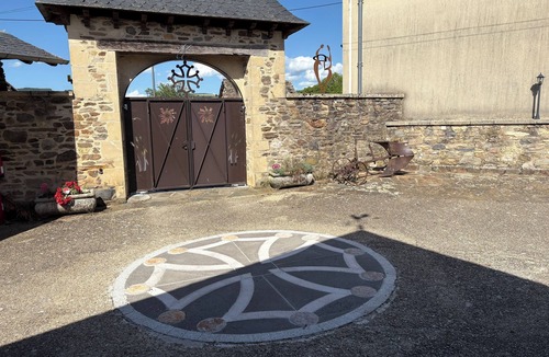 Castelnau-de-Mandailles House | Farmstay on the outskirts of L'Aubrac. A fully restored, comfortable former barn