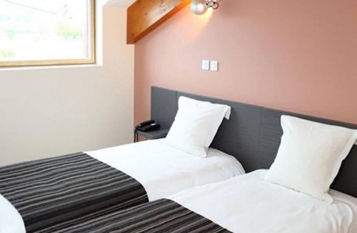 Dun-sur-Meuse Hotel | FASTHOTEL LE RALE DES GENETS - Un hôtel FH COLLECTION