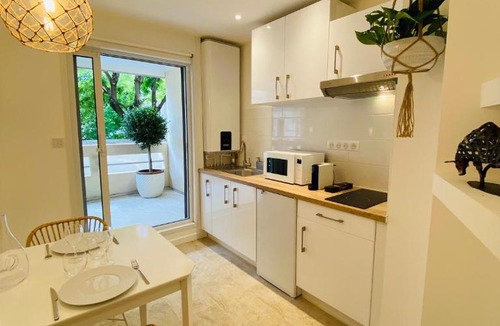 Quartier Administrations Apartment | Feel@Home Nemausus « Le 11 »