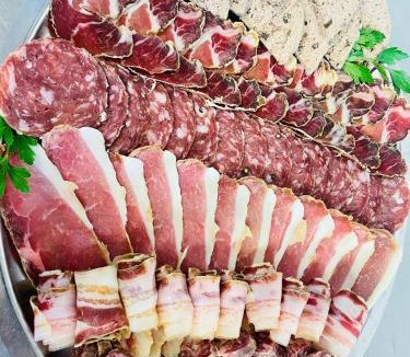 Escouloubre Bed & Breakfast | Ferme-auberge le cochon du Madres