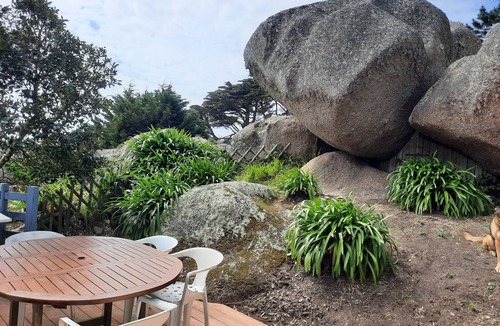 Tregastel House | Fisherman's cottage nestled in the rocks of Trégastel, Pink Granite Coast