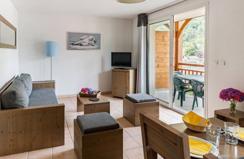 Saint-Mamet Apartment | Fitness, swimming pool, sauna, hammam, terrace, balcony, tv, ski locker, 38-40m²