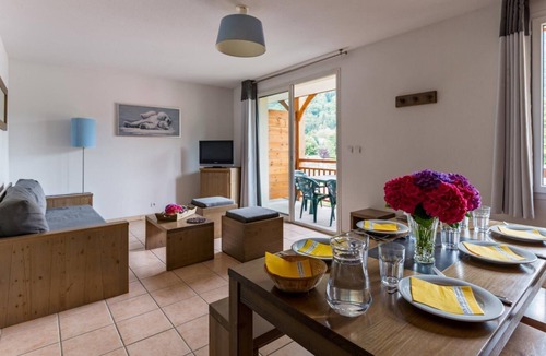 Saint-Mamet Apartment | Fitness, swimming pool, sauna, hammam, terrace, balcony, tv, ski locker, 60m², Luchon-Superbagnères