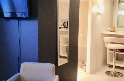 Beausoleil Apartment | Flat in Beausoleil, Monaco for 2-4 people with sea view terrace & paying parking