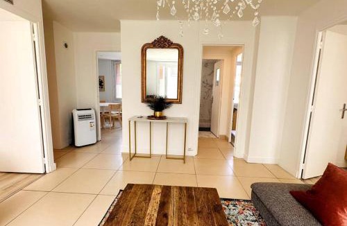 Yves Farge - Le Fleuve Apartment | Flat Lyon 7