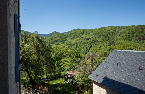 Counozouls House | Former grocer's house, between mountain, village and forest!
