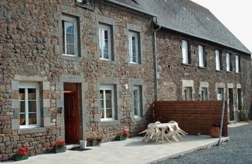 Evran House | Former manor house, quiet estate, south courtyard and peaceful atmosphere