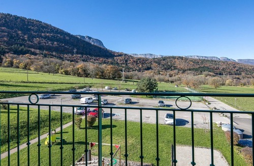 Giez Apartment | Large 8-Person Apartment in Giez