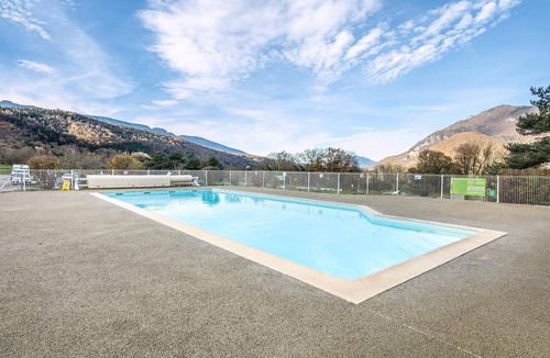 Giez Apartment | Studio for 4 in Giez with Pool