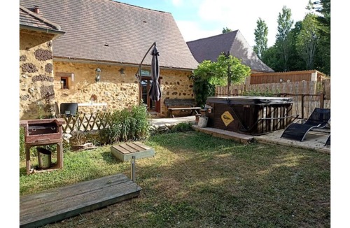 Rouffignac-Saint-Cernin-de-Reilhac House | Gîte Basile 3 2p, spa Privé, Périgord Noir