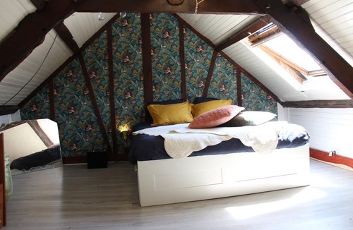 Saint-Malo-des-Trois-Fontaines House | Family home in the country