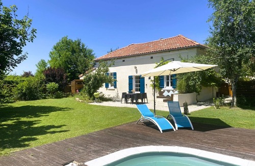 Sorges-et-Ligueux-en-Perigord Cottage | Gîte La Banette - Charming gîte with swimming pool and large garden | Dordogne