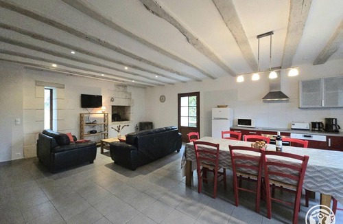 Sorges-et-Ligueux-en-Perigord Cottage | Périgord Cottage with Garden, WIFI & Pets Welcome