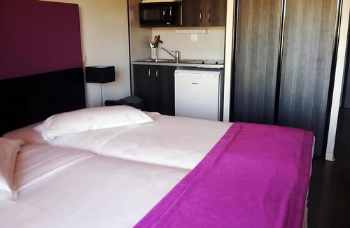 La Baule-Escoublac Hotel | French Coastal Family Stay | 2.5mi to Parc Dryades And Cycling Paths