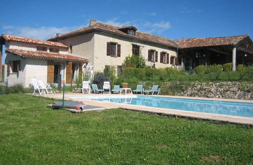Aurignac House | French farmhouse with pool and views of the Pyrenees