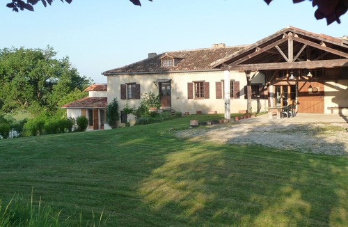 Aurignac House | French farmhouse with pool and views of the Pyrenees