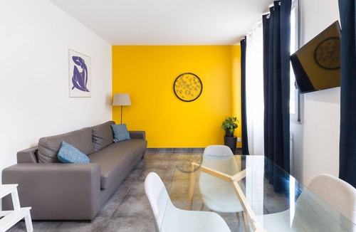 Hincmar Apartment | Friendly Space in Central Reims: Discover Our Beautiful Minimalist Apartment