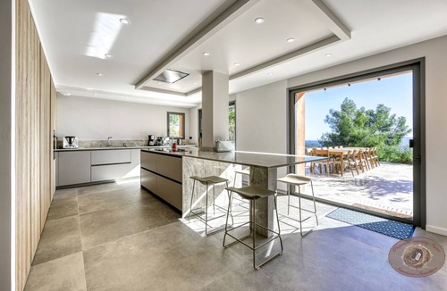 La Cadiere-d'Azur House | Fully renovated farmhouse with swimming pool and 180° sea view