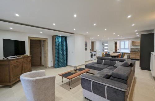Spincourt House | Gîte élégant avec jardin, proche Luxembourg, Nancy, Metz - FR-1-585-163
