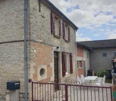 Dienville House | Gîte au Village du Domaine Le Colombier