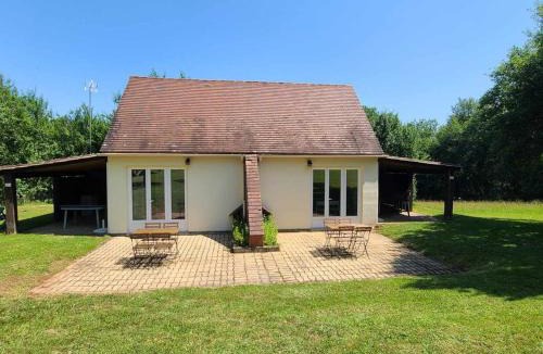 La Douze Other | Gîte avec terrasse à La Douze, idéal pour 5 personnes - API-1-52-1079