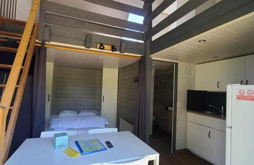 La Douze Other | Gîte avec terrasse à La Douze, idéal pour 5 personnes - API-1-52-1079