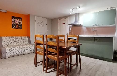 Ville-au-Val House | Gîte cosy à Ville-au-Val, proche Nancy et Metz, randonnées, 1 chambre, parking et terrain privé. - FR-1-584-111