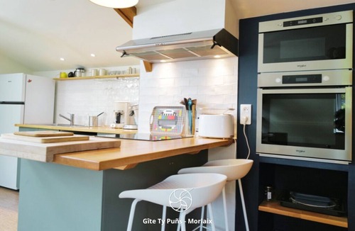 Morlaix Apartment | Gîte Cosy et Calme, Avec spa et Jardin, au Cœur de Morlaix
