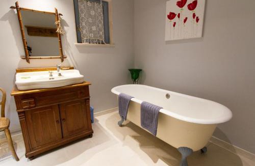 Seigneulles House | Gîte de charme à Seigneulles, 3 chambres, terrasse et jardin, entre Verdun et Bar-le-Duc - FR-1-585-33