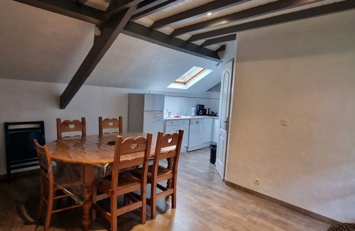 Geu House | Gîte de Groupe, 24 Personnes Idéal Pour vos Réunion Familiale, Entre Amis !