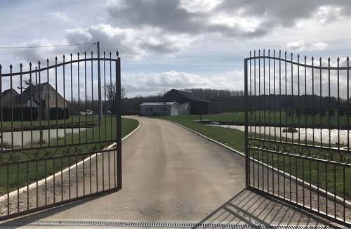 Le Controis en Sologne House | Gîte de la Bretonnière – Bright, Renovated House with Pool and Pond