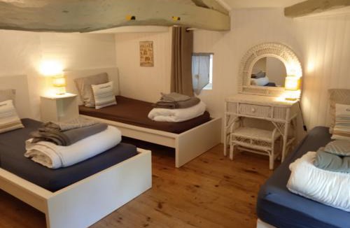 La Romieu Hostel | Gîte de La Planette