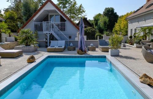 Villechetif Bed & Breakfast | Gîte de la Villa de la Croix avec piscine et parking à 4 minutes de l'A26