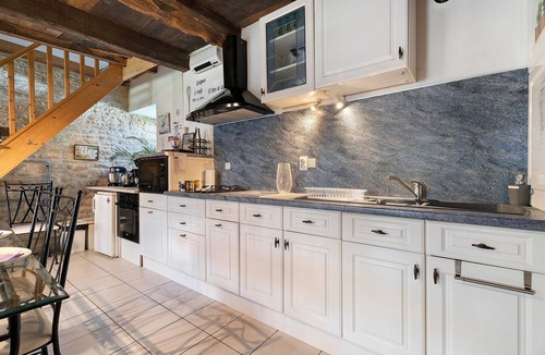 Trefumel House | Gîte Des Faluns: SPA, Massages, Private Terrace, Garden, Wi-Fi in Tréfumel, Brittany
