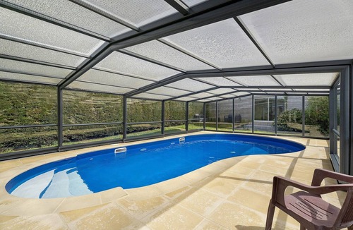 Jugon-les-Lacs-Commune-Nouvelle House | Gîte des Lacs – Le Noisetier: shared pool, sauna & jacuzzi, private terrace, Wi-Fi