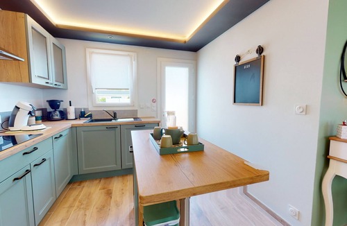 Bretignolles-sur-Mer Ski Chalet | Gîte du Safran (sleeps 5–7) - Veranda, Beach 1 km away