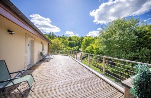 Jezainville House | Gîte familial à Jezainville - Nature, terrasses & jardin clos, Vue vallée, forêt