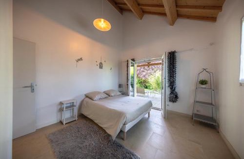 Jezainville House | Gîte familial à Jezainville - Nature, terrasses & jardin clos, Vue vallée, forêt