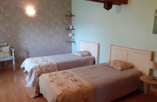 Saint-Germain House | Gîte familial calme avec jardin, wifi et équipements bébé, animaux acceptés - FR-1-584-92