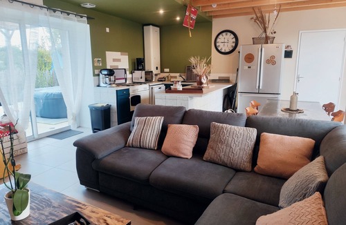 Plouigneau Cottage | Gîte Familial de La Grande Hermine à Moins de 17 Min. des Plages de Locquirec