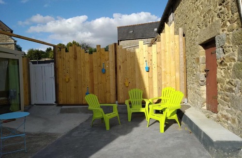 Saint-Carreuc House | Gîte familial SAINT-CARREUC centre bourg