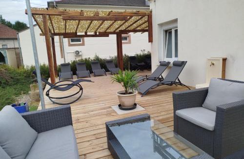 Celles-sur-Plaine House | Gîte "fils et cotons" Piscine Intérieure chauffée à l'année et sauna